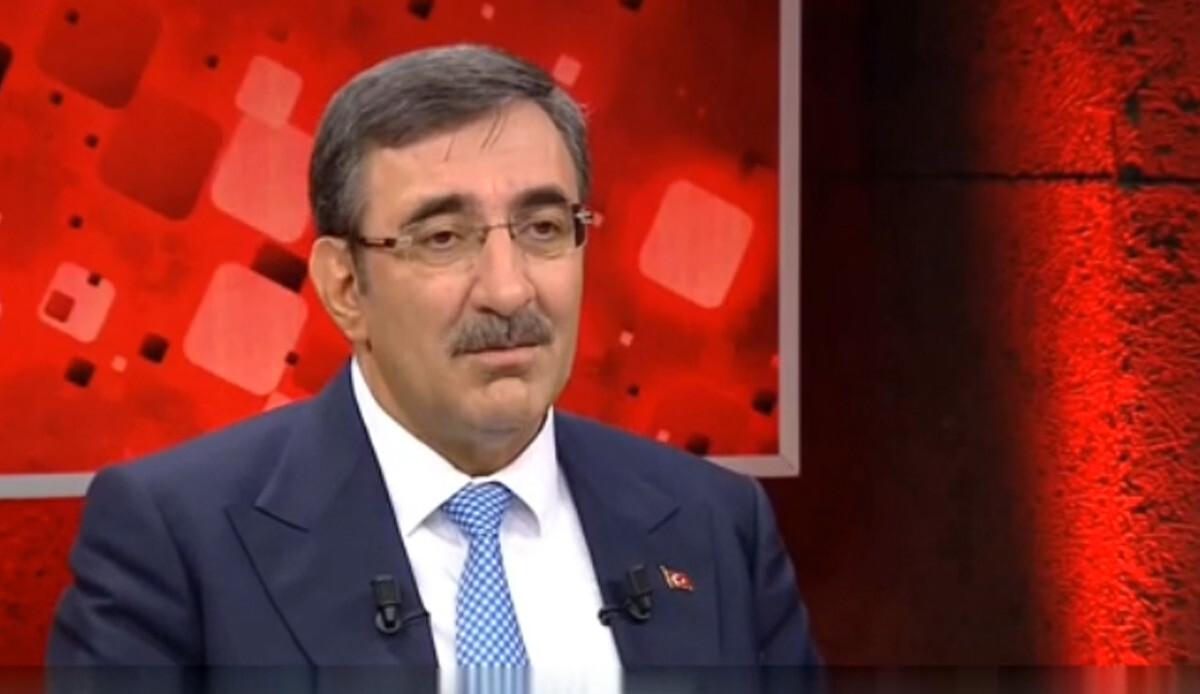 Son dakika: Cevdet Yılmaz'dan asgari ücret ve Kur Korumalı Mevduat açıklaması Son dakika: Cevdet Yılmaz'dan asgari ücret ve Kur Korumalı Mevduat açıklaması
