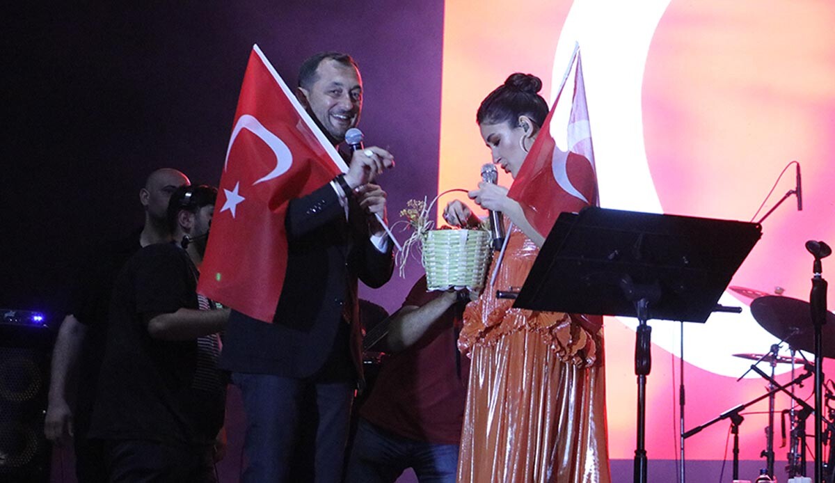 Süleymanpaşa Belediye Başkanı Cüneyt Yüksel istifa etti Süleymanpaşa Belediye Başkanı Cüneyt Yüksel istifa etti