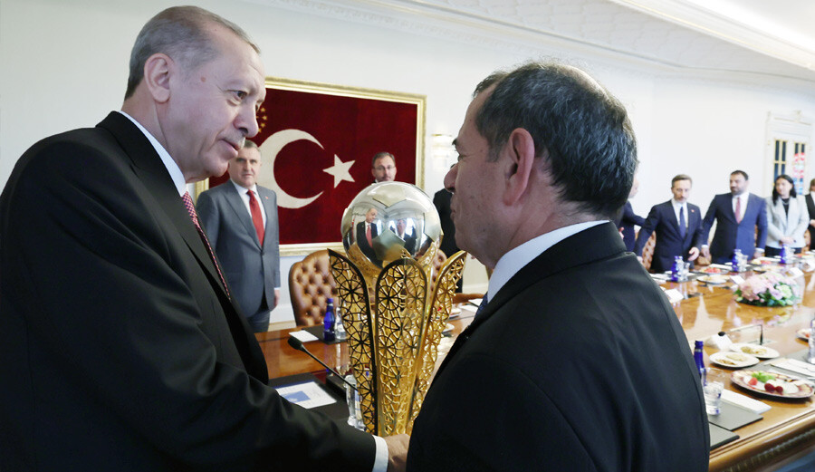 Cumhurbaşkanı Erdoğan Süper Lig şampiyonu Galatasaray'ı kabul etti