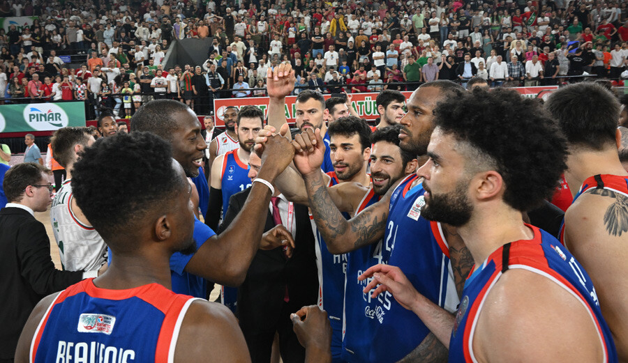 Son Dakika! Şampiyon Anadolu Efes! Micic ve arkadaşları Pınar Karşıyaka'yı final serisinde süpürdü Son Dakika! Şampiyon Anadolu Efes! Micic ve arkadaşları Pınar Karşıyaka'yı final serisinde süpürdü
