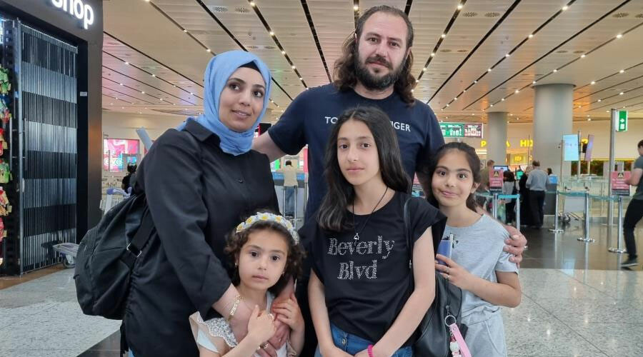İstanbul’da karne yoğunluğu: Okullar kapandı, havalimanı doldu taştı İstanbul’da karne yoğunluğu: Okullar kapandı, havalimanı doldu taştı