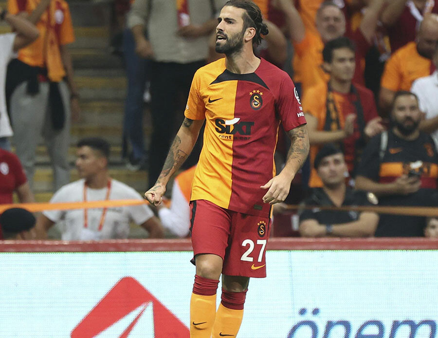 Galatasaray'da sürpriz gelişme! 'Yerime transfer yaparsanız ayrılırım' Galatasaray'da sürpriz gelişme! 'Yerime transfer yaparsanız ayrılırım'