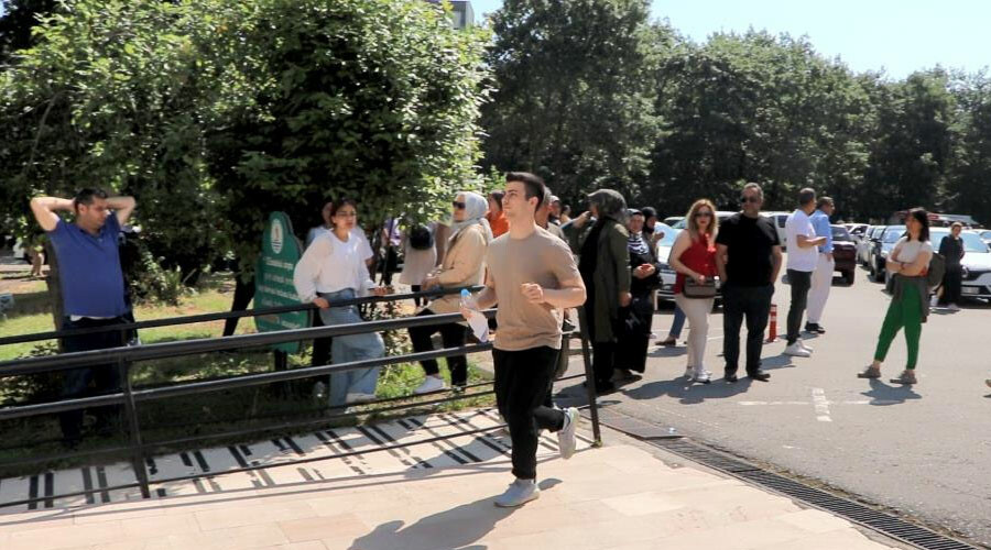 Yurtta YKS heyecanı: Sınava son anda yetişenler kamerada