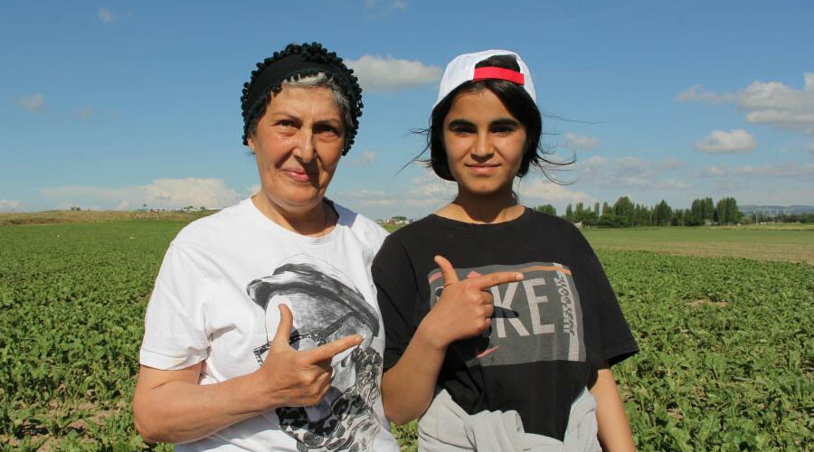 Mezuniyet elbisesi alabilmek için tarlada çalışan Narin’e anlamlı jest