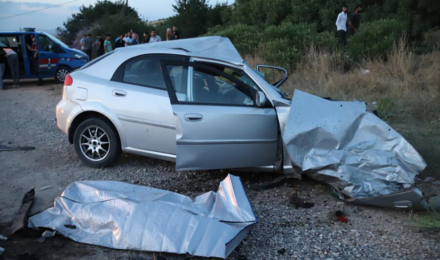 Gaziantep'te şerit ihlali yapan sürücü dehşet saçtı: Çok sayıda ölü ve yaralı var Gaziantep'te şerit ihlali yapan sürücü dehşet saçtı: Çok sayıda ölü ve yaralı var