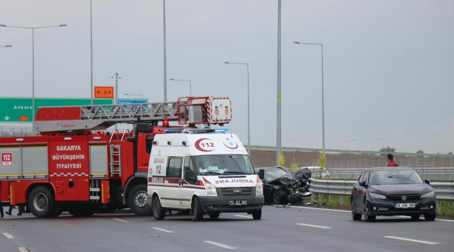 Lüks otomobiller kağıt gibi ezildi! Kuzey Marmara Otoyolu'nda zincirleme kaza: 2’si ağır 3 yaralı Lüks otomobiller kağıt gibi ezildi! Kuzey Marmara Otoyolu'nda zincirleme kaza: 2’si ağır 3 yaralı