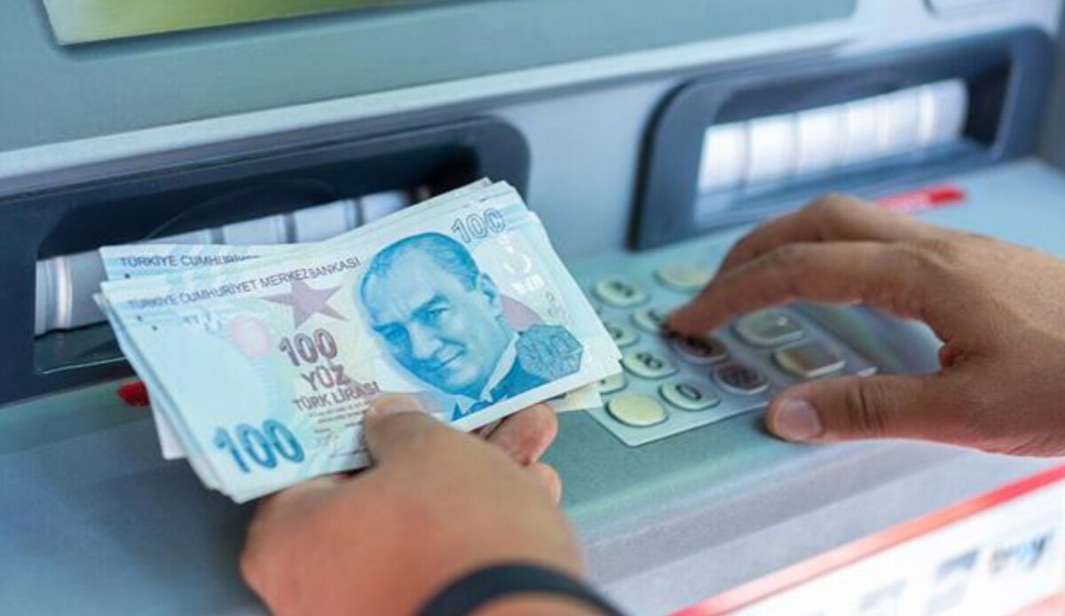 Emeklilere çifte ödeme sonrası yeni fırsat! Promosyon tutarları değişiyor: Ünlü ekonomist zam oranı ve rakam verdi