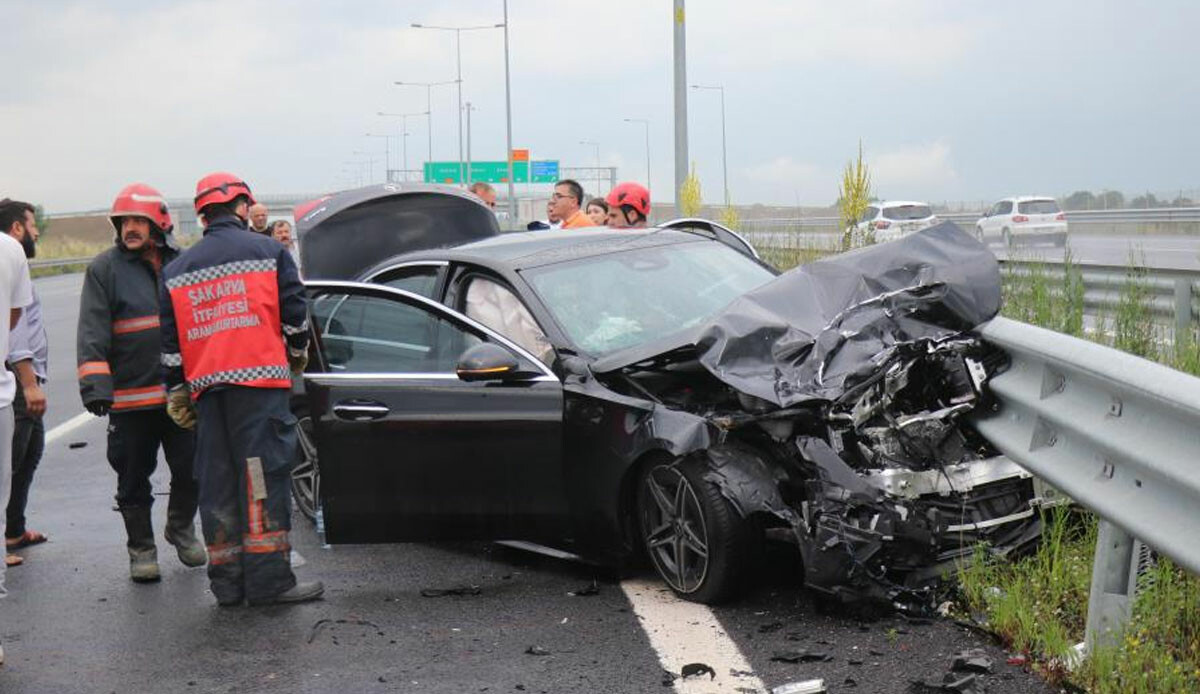 Lüks otomobiller kağıt gibi ezildi! Kuzey Marmara Otoyolu'nda zincirleme kaza: 2’si ağır 3 yaralı Lüks otomobiller kağıt gibi ezildi! Kuzey Marmara Otoyolu'nda zincirleme kaza: 2’si ağır 3 yaralı