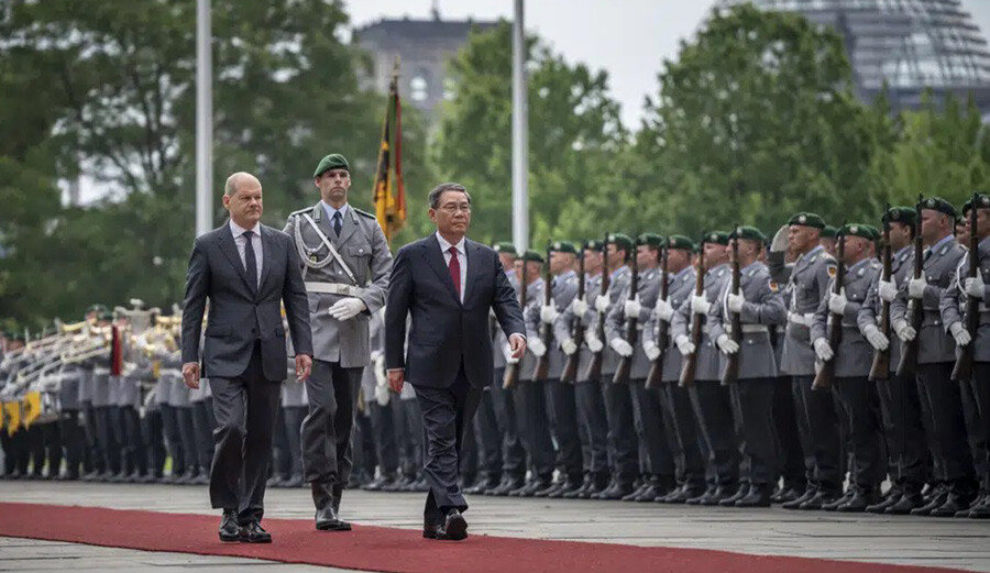 Çin Başbakanı Li, ilk yurt dışı seyahatinde Almanya'da