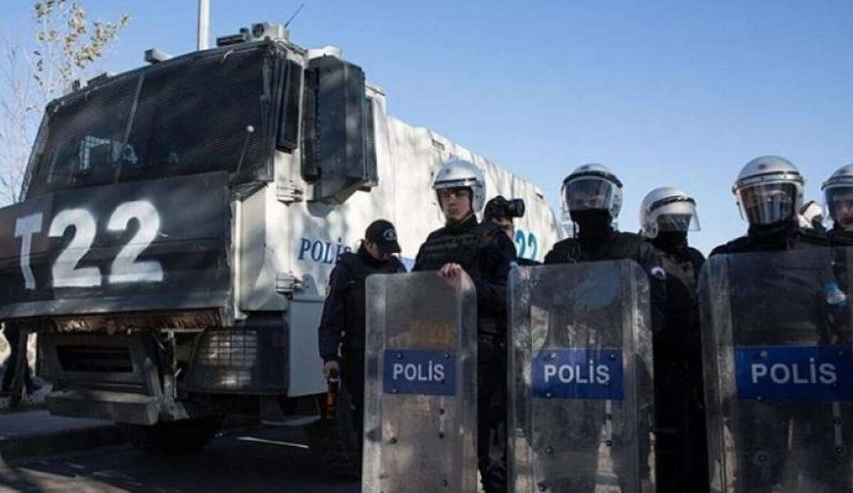 Hakkari Valiliği duyurdu: 15 gün boyunca gösteri yürüyüşleri yasak Hakkari Valiliği duyurdu: 15 gün boyunca gösteri yürüyüşleri yasak