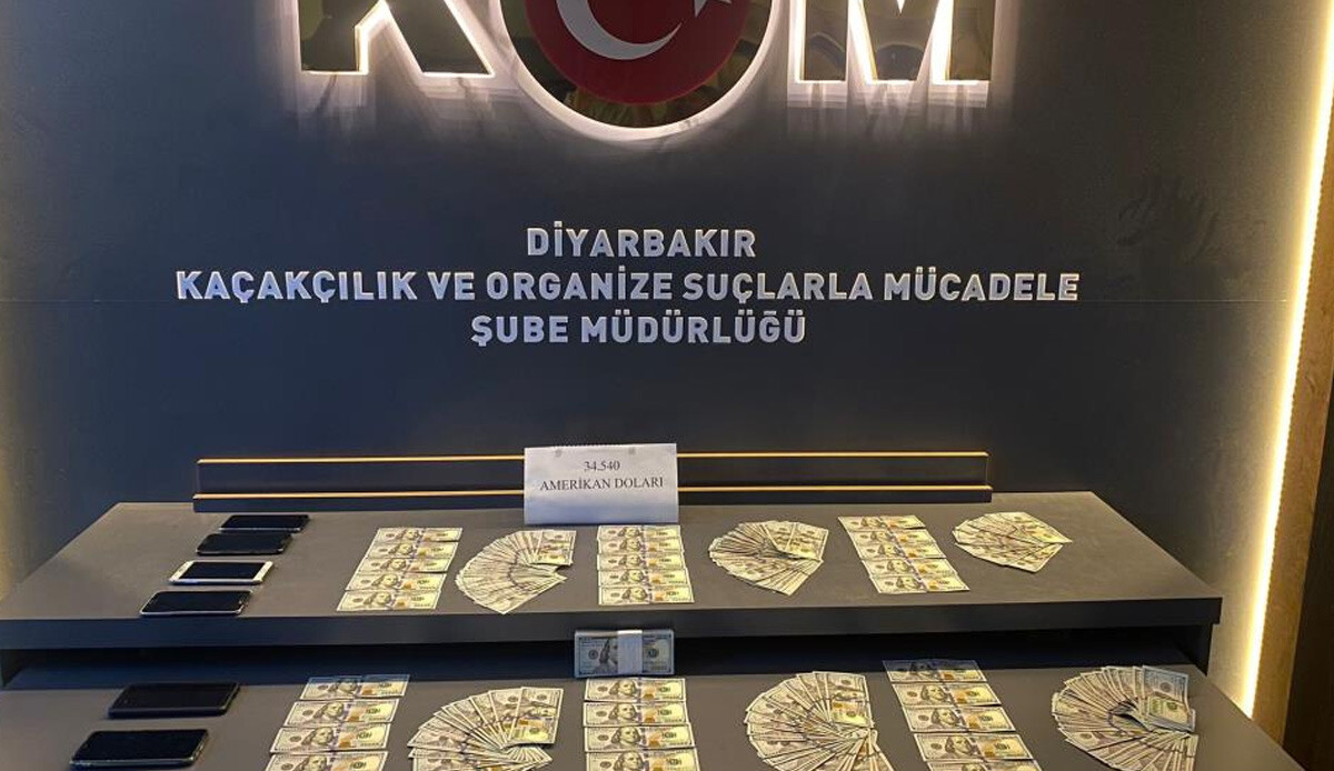 FETÖ’nün güncel yapılanmasına operasyon: Finansman sağlayan 6 kişiye gözaltı FETÖ’nün güncel yapılanmasına operasyon: Finansman sağlayan 6 kişiye gözaltı