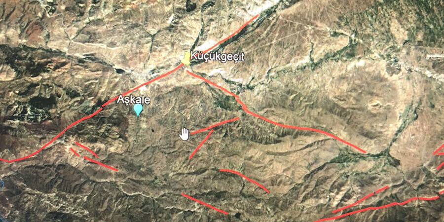 Naci Görür ‘Son depremler bölgeyi sıkıştırdı’ diyerek uyardı! Haritada işaretledi Naci Görür ‘Son depremler bölgeyi sıkıştırdı’ diyerek uyardı! Haritada işaretledi