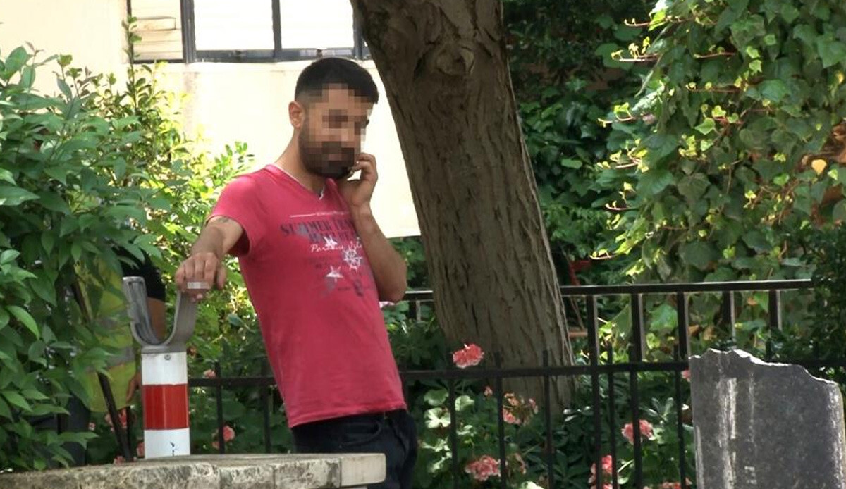 Kadıköy’de ilginç anlar! Patlayan doğal gaz borusunun başında sigarayla bekledi