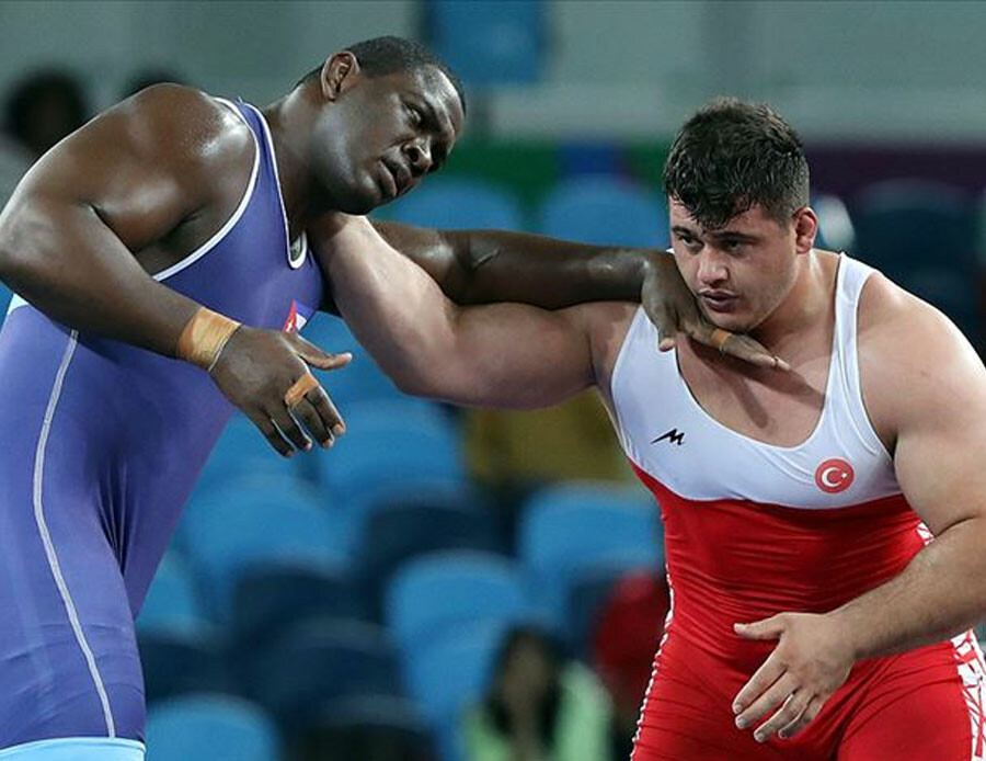 Milli güreşçi Rıza Kayaalp'tan Paris Olimpiyatları öncesi mesaj: Bu defa benim anam sevinecek Milli güreşçi Rıza Kayaalp'tan Paris Olimpiyatları öncesi mesaj: Bu defa benim anam sevinecek