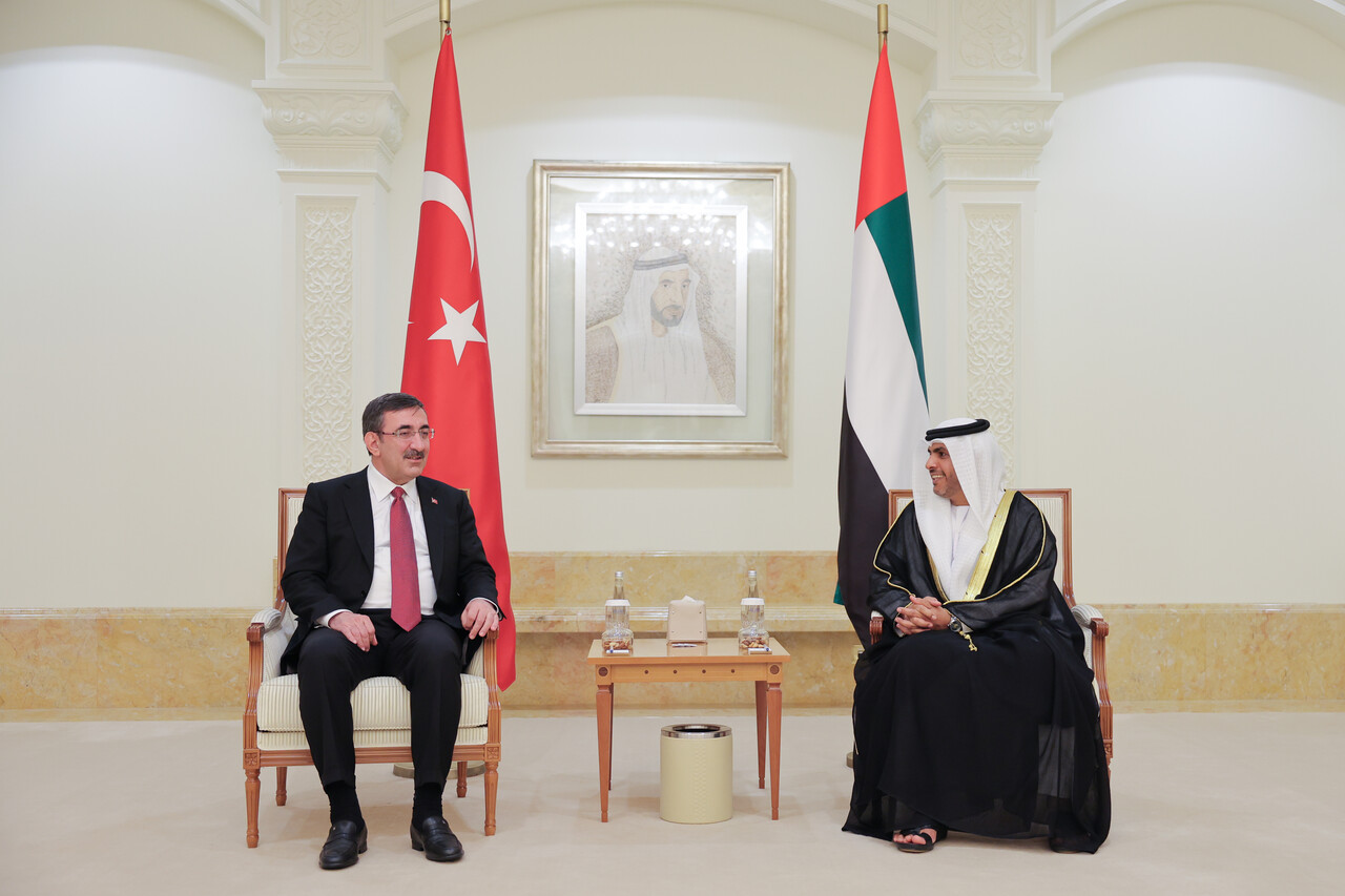 Ekonomi yönetiminden BAE'ye çıkarma: Mehmet Şimşek ve Cevdet Yılmaz'dan kritik ziyaret