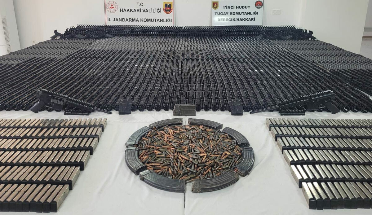 Jandarma ekipleri Hakkari'de cephane ele geçirdi Jandarma ekipleri Hakkari'de cephane ele geçirdi