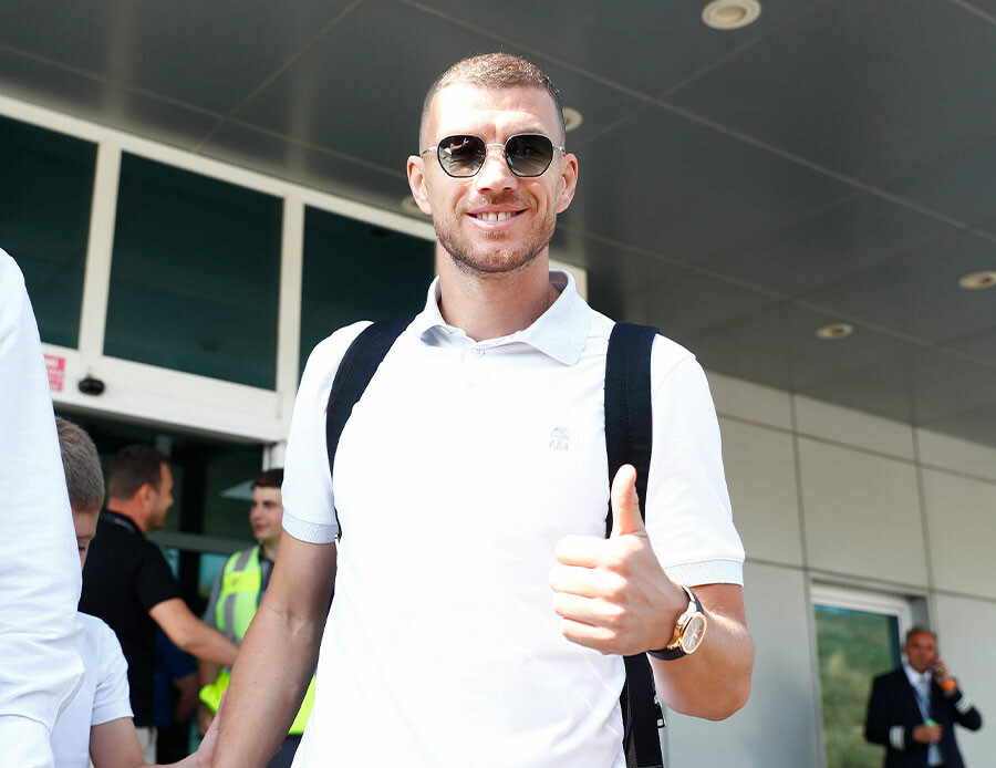 Fenerbahçe dev transferi KAP'a bildirdi! Dünyaca ünlü golcü Dzeko imzayı attı