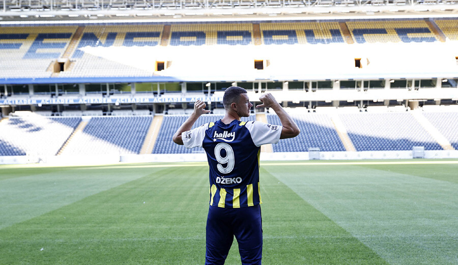 Fenerbahçe Edin Dzeko'nun maliyetini açıkladı; Boşnak golcüye yıllık 4.2 milyon euro! Fenerbahçe Edin Dzeko'nun maliyetini açıkladı; Boşnak golcüye yıllık 4.2 milyon euro!