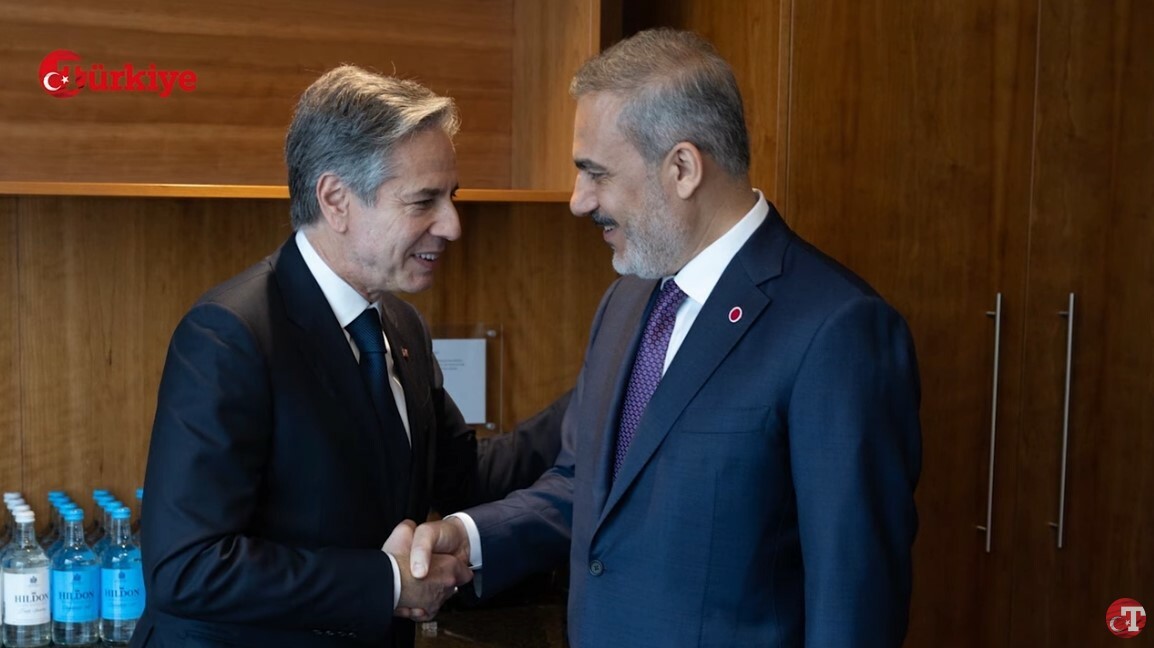 ABD'li mevkidaşı Blinken ile görüşen Bakan Fidan’ın beden dili ne anlatıyor? ABD'li mevkidaşı Blinken ile görüşen Bakan Fidan’ın beden dili ne anlatıyor?