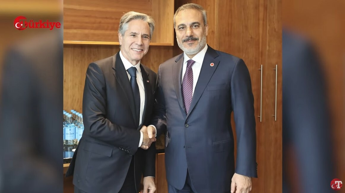 ABD'li mevkidaşı Blinken ile görüşen Bakan Fidan’ın beden dili ne anlatıyor? ABD'li mevkidaşı Blinken ile görüşen Bakan Fidan’ın beden dili ne anlatıyor?