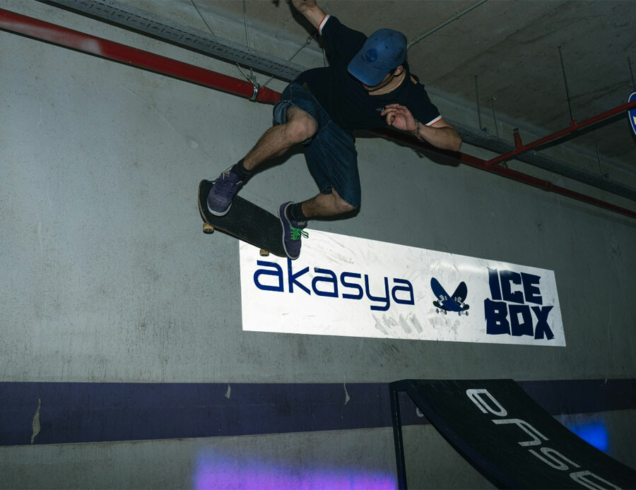 Türkiye'de ilk kez gerçekleşti! Buz üzerinde Kaykay gösterisi hayran bıraktı