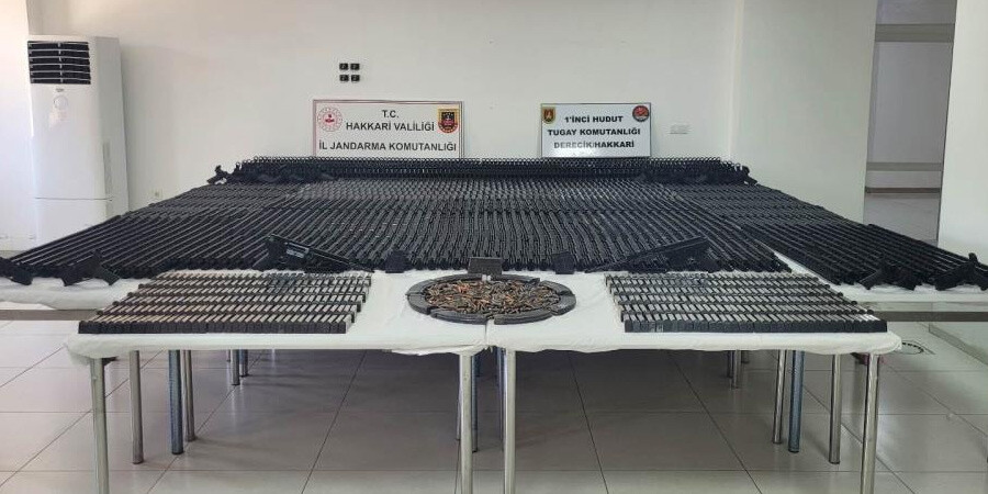 Türkiye'den Irak’a geçmeye çalışıyorlardı! Çok sayıda silah ve mühimmat ele geçirildi