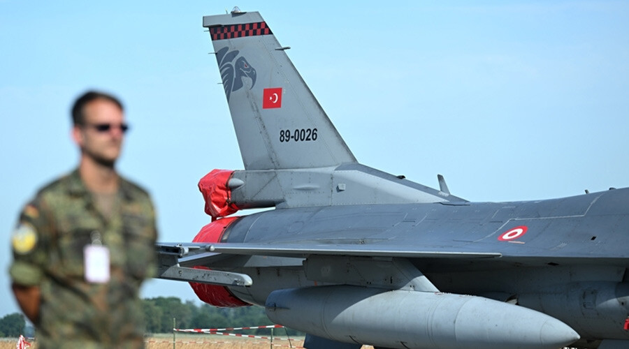Air Defender’a Türkiye damga vurdu: Almanlar Türk pilotları yere göğe sığdıramadı Air Defender’a Türkiye damga vurdu: Almanlar Türk pilotları yere göğe sığdıramadı
