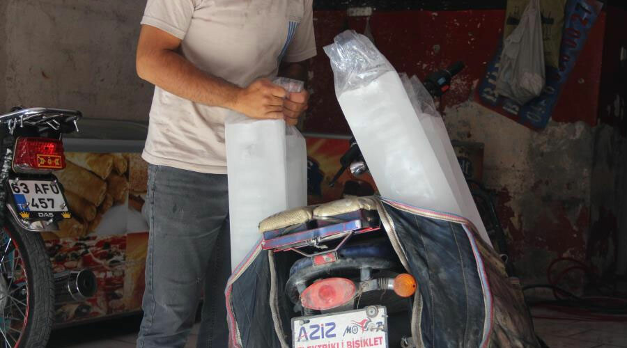 Kavurucu sıcaklar en çok onlara yaradı... Günde 20 ton satış yapıyorlar! Kavurucu sıcaklar en çok onlara yaradı... Günde 20 ton satış yapıyorlar!
