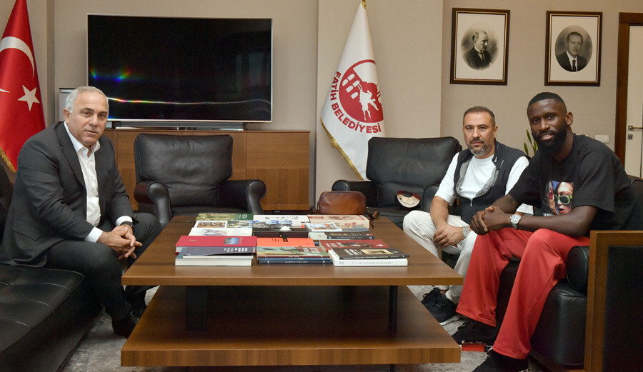 Real Madrid'in Alman yıldızı Antonio Rüdiger Ayasofya Camii’ni ziyaret etti