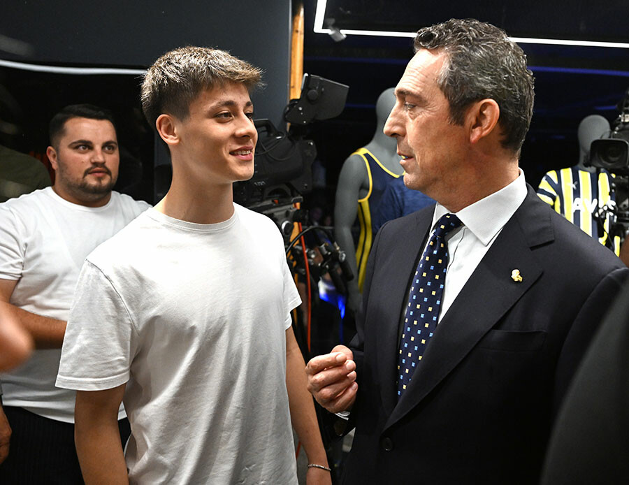 Real Madrid'in Arda Güler planı ortaya çıktı! Türk yıldız için Fenerbahçe'ye ilginç bir teklifle geldiler Real Madrid'in Arda Güler planı ortaya çıktı! Türk yıldız için Fenerbahçe'ye ilginç bir teklifle geldiler