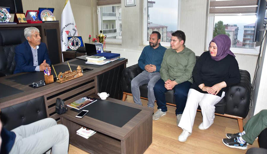 LGS'de 500 tam puan alan Yusuf Arda Akyürek başarısını depremde ölen arkadaşlarına armağan etti