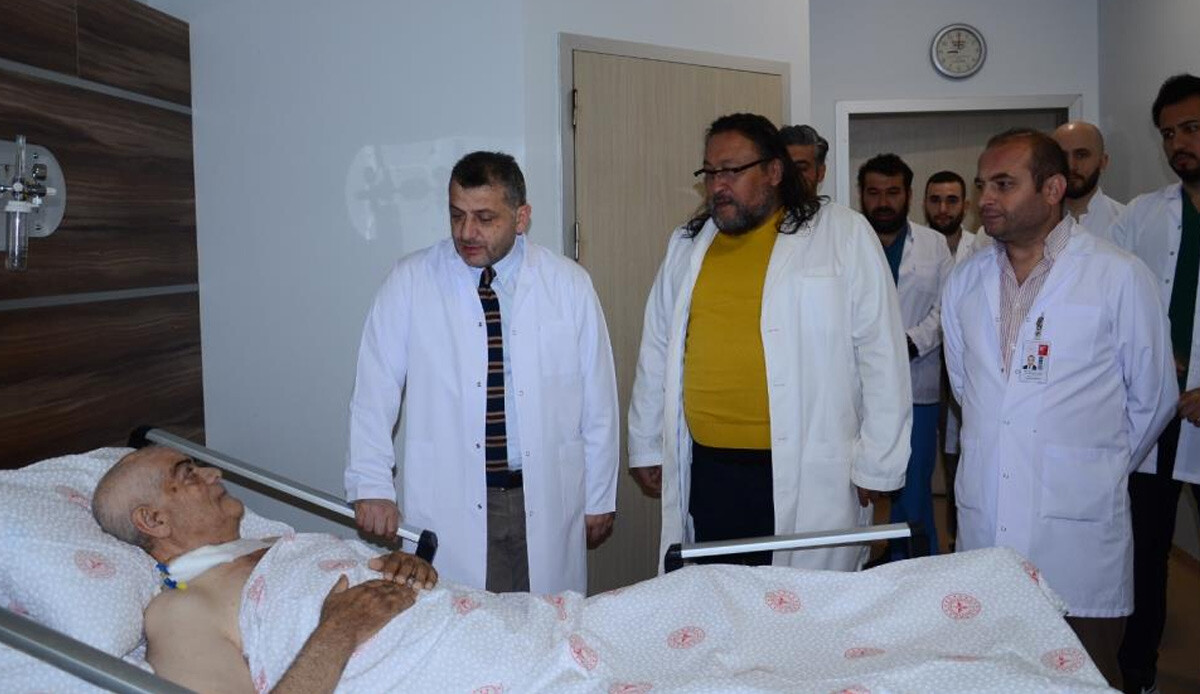 Ağrıyan ayakları nedeniyle gittiği hastanede şoke eden gerçeği öğrendi! Tam 8 kilo ağırlığında