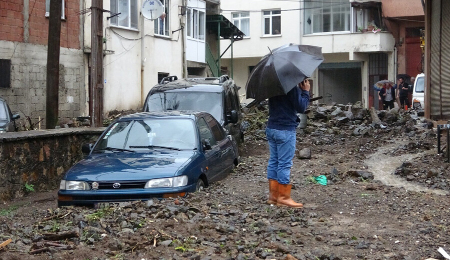Son dakika! Giresun'da sel ve su baskını: Mahsur kalanlar tahliye edildi Son dakika! Giresun'da sel ve su baskını: Mahsur kalanlar tahliye edildi