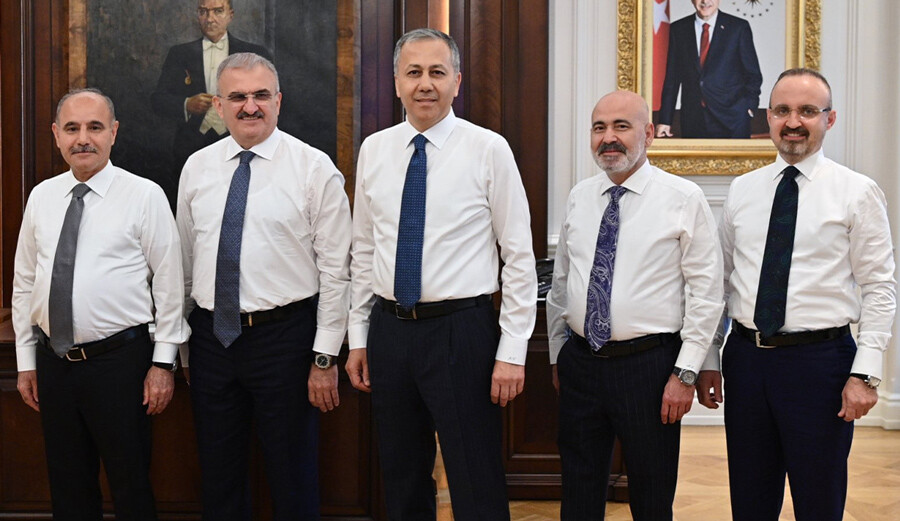 Eski vekiller bakan yardımcısı oldu: Atamalarda dikkat çeken isimler... Eski vekiller bakan yardımcısı oldu: Atamalarda dikkat çeken isimler...