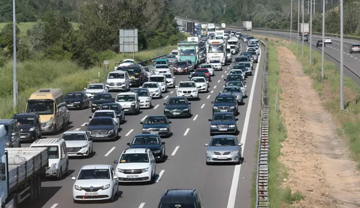 Anadolu Otoyolu&#039;nda yoğun bayram trafiği