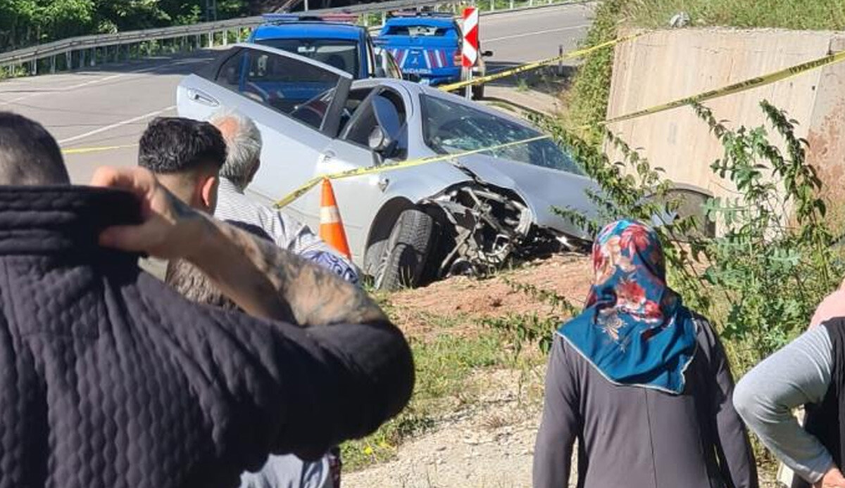 Bayram yolunda korkunç kaza! Aynı aileden 3 kişi öldü, 1 yaralı Bayram yolunda korkunç kaza! Aynı aileden 3 kişi öldü, 1 yaralı