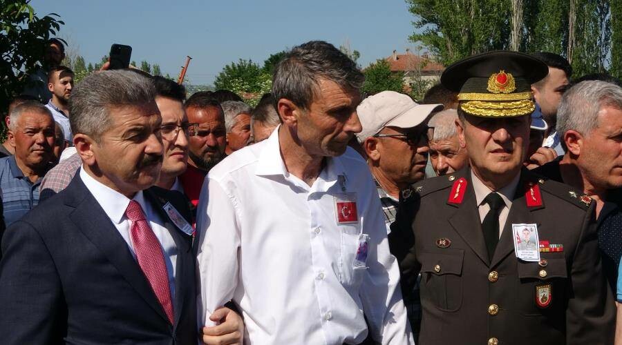 Uşak şehidi son yolculuğuna uğurlandı