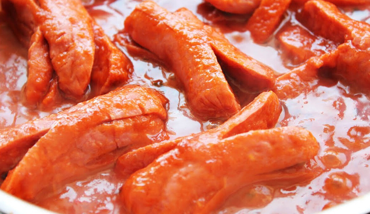 Kahvaltının yıldızı… Leziz salçalı sosis için tek bir püf noktası var Kahvaltının yıldızı… Leziz salçalı sosis için tek bir püf noktası var