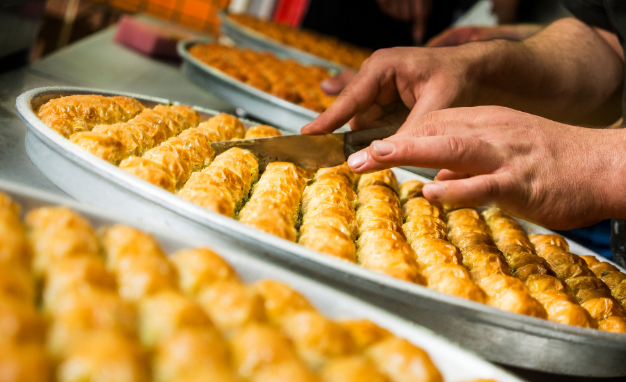Zehir tüketiyor olabilirsiniz! Hileli ürün satan baklavacıların akıl almaz kurnazlığı...