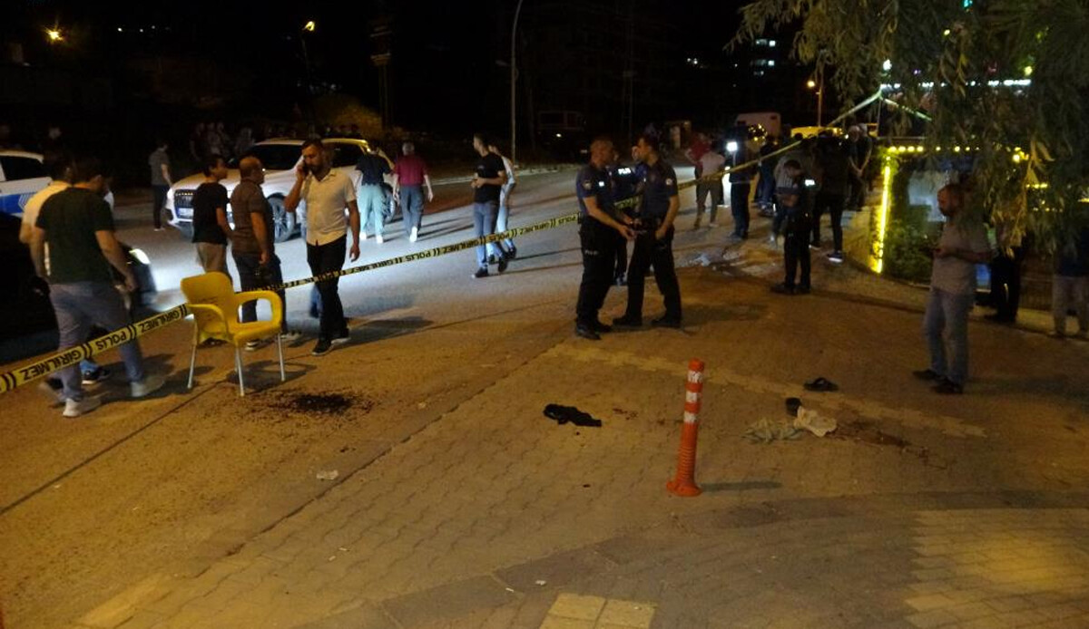 Malatya'da iki grup çatıştı, ölü ve yaralılar var Malatya'da iki grup çatıştı, ölü ve yaralılar var