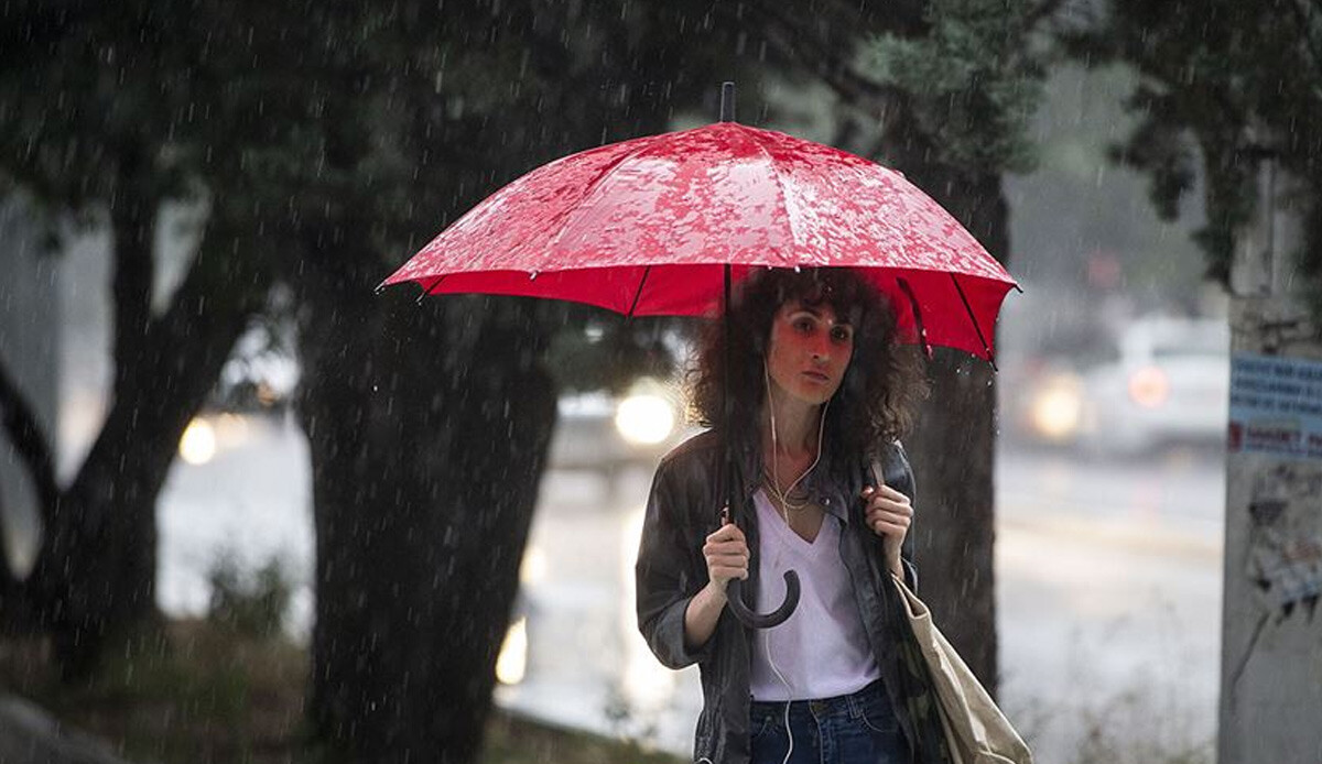 Meteoroloji saat vererek uyardı: Gök gürültülü sağanak bekleniyor (26 Haziran 2023 hava durumu) Meteoroloji saat vererek uyardı: Gök gürültülü sağanak bekleniyor (26 Haziran 2023 hava durumu)