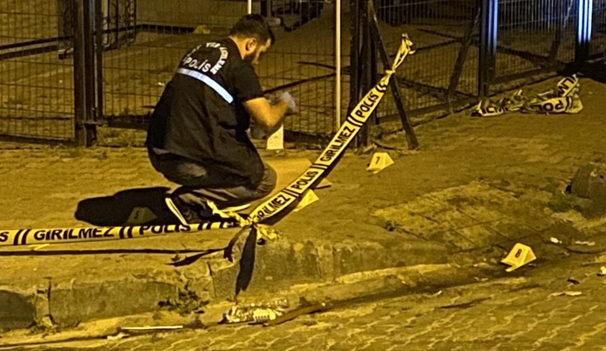 Bahçelievler’de silahlı saldırı!  Bina girişinde kurşun yağdırdılar: 1 ağır yaralı