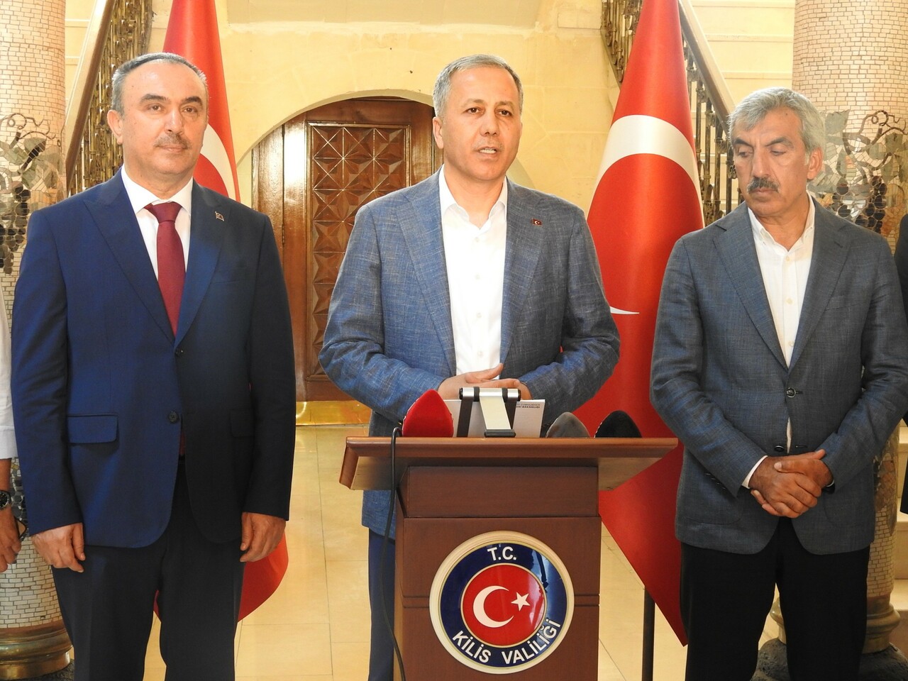 İçişleri Bakanı Ali Yerlikaya sınırın sıfır noktasında