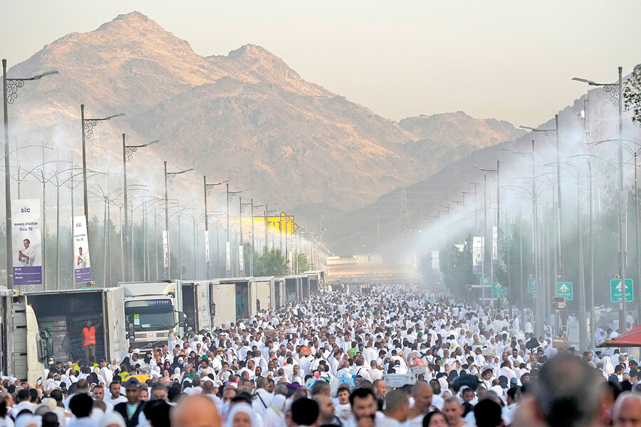 Hac Arafat'tır: Milyonlar Rahmet Dağı'nda buluştu