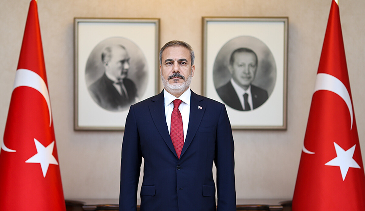 Hakan Fidan'dan Yunan mevkidaşına tebrik telefonu Hakan Fidan'dan Yunan mevkidaşına tebrik telefonu