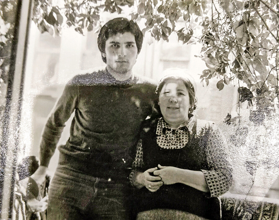 Hasan Kaçan'la bayram muhabbeti: Fazla paye oyuncuyu zıvanadan çıkarır Hasan Kaçan'la bayram muhabbeti: Fazla paye oyuncuyu zıvanadan çıkarır