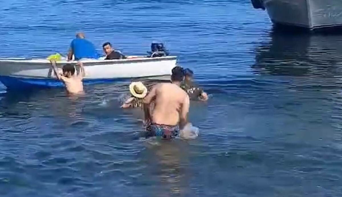 Tekirdağ'da feci kaza: 200 metreden denize çakıldı Tekirdağ'da feci kaza: 200 metreden denize çakıldı