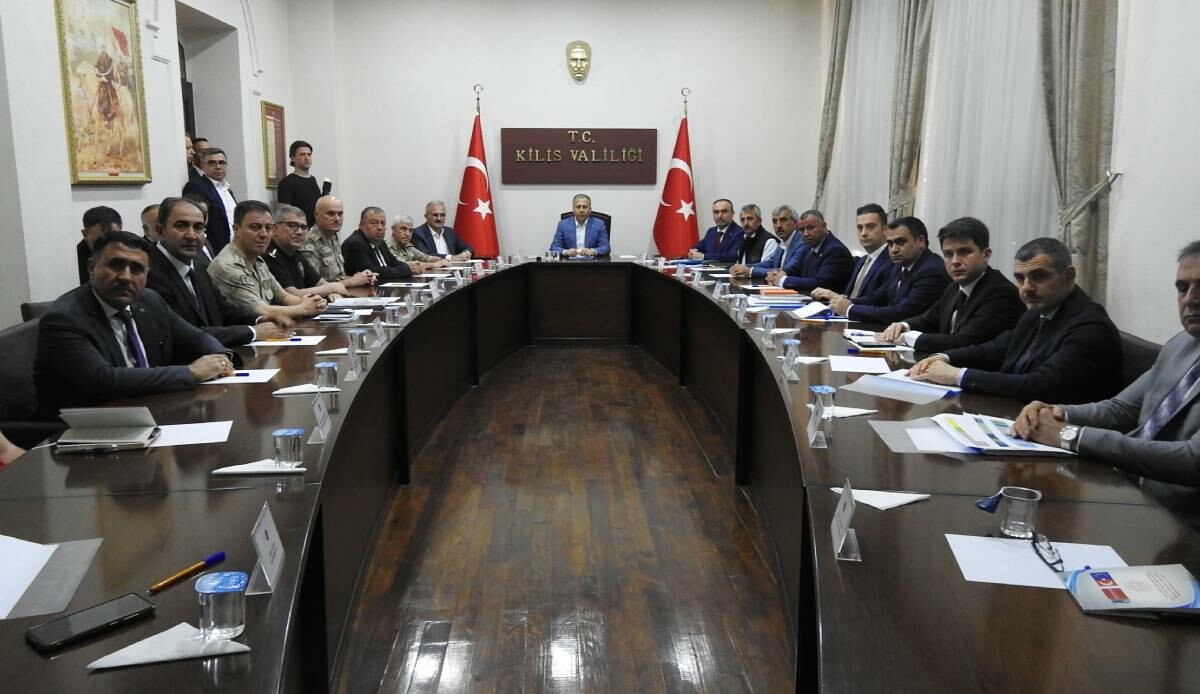 İçişleri Bakanı Ali Yerlikaya sınırın sıfır noktasında İçişleri Bakanı Ali Yerlikaya sınırın sıfır noktasında
