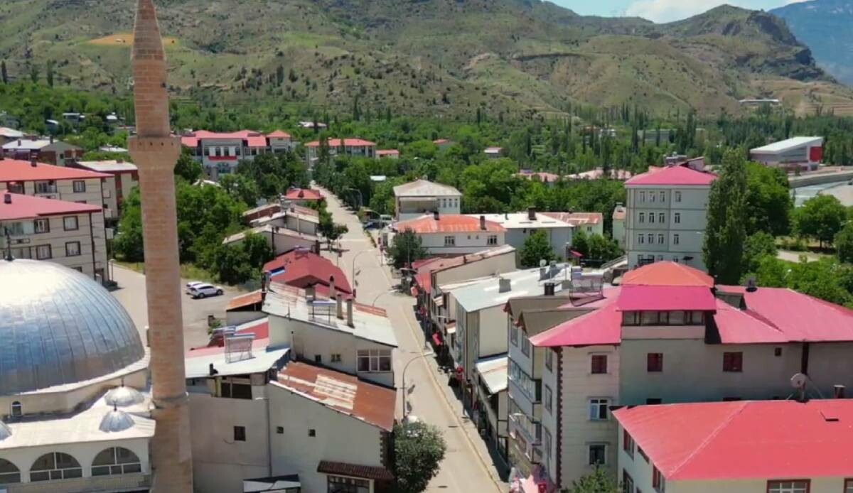 Koca ilçe bayramda hayalet kente döndü: Sadece birkaç kişi kaldı