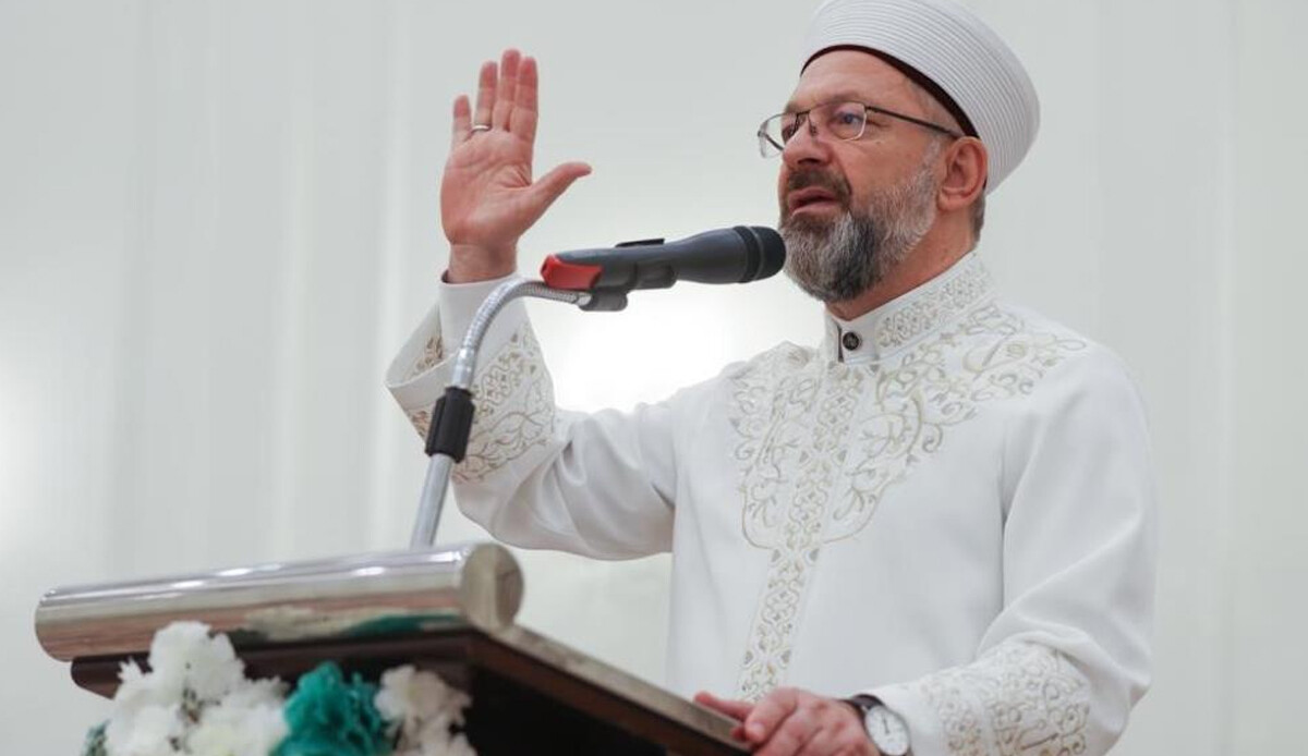 Diyanet İşleri Başkanı Ali Erbaş, İsveç&#039;teki alçak eyleme onay verilmesini lanetledi